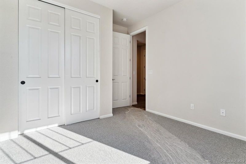 24521 E 37th Ave, Aurora, CO 80019