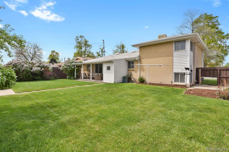 3054 Carson St, Aurora, CO 80011