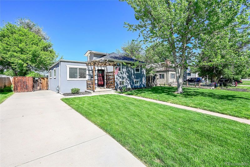 3135 S Fox St, Englewood, CO 80110