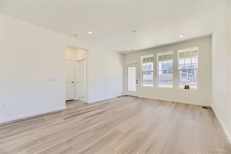 5174 N Quemoy St, Aurora, CO 80019