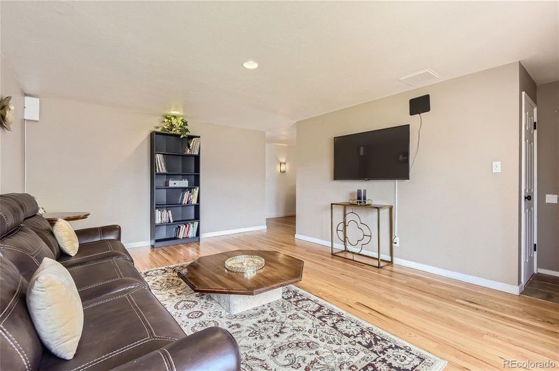 3184 Vaughn St, Aurora, CO 80011