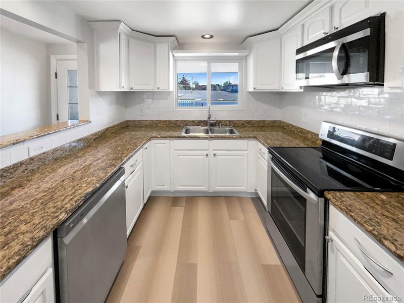 8150 W 9th Ave, Lakewood, CO 80214