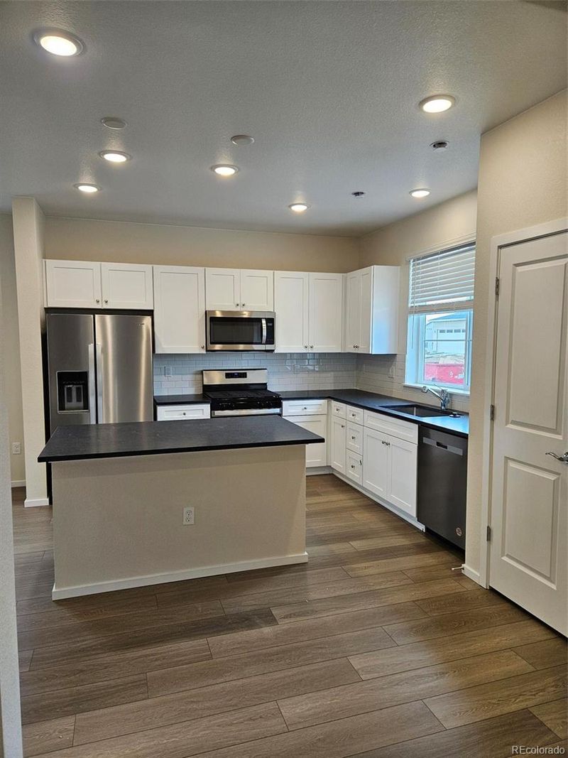 23871 E 40th Ave, Aurora, CO 80019
