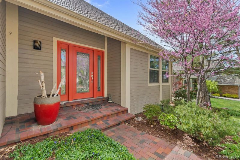 7917 S Niagara Way S, Centennial, CO 80112