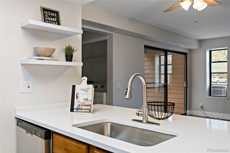 4284 S Salida Way #6, Aurora, CO 80013