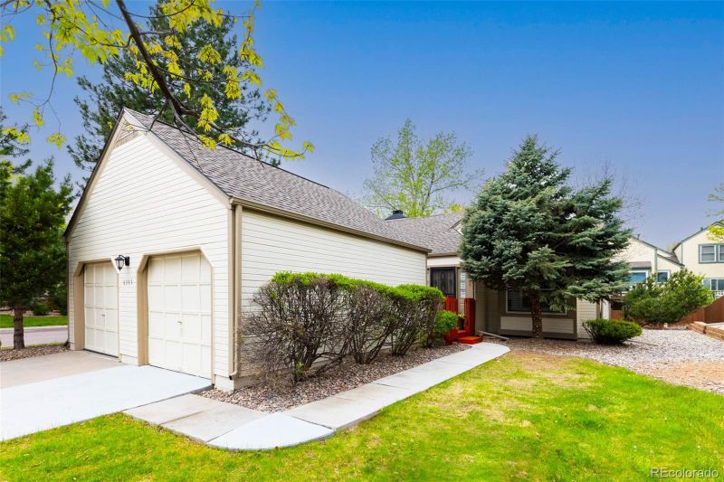 6395 S Glencoe Ct, Centennial, CO 80121