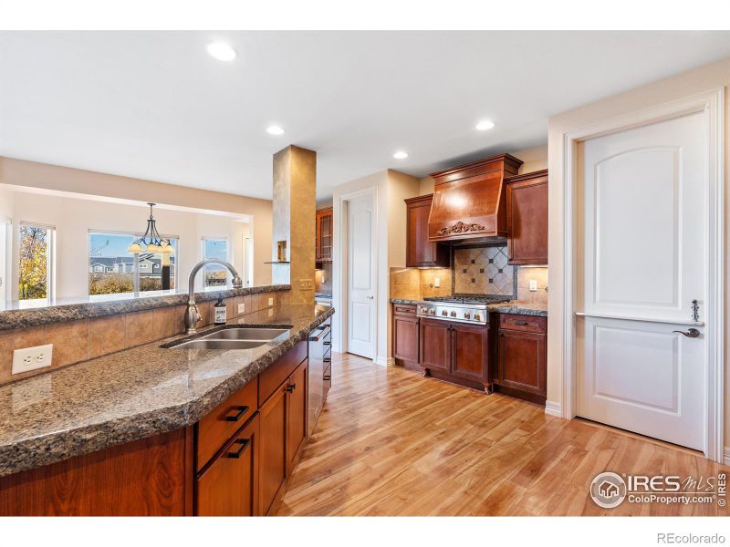6809 Pumpkin Ridge Dr, Windsor, CO 80550