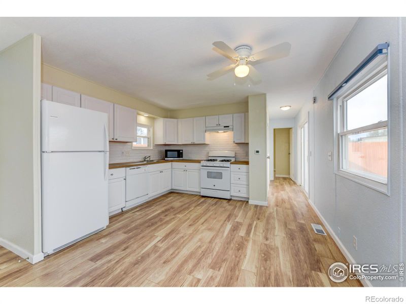 1078 Macdavidson Cir, Dacono, CO 80514