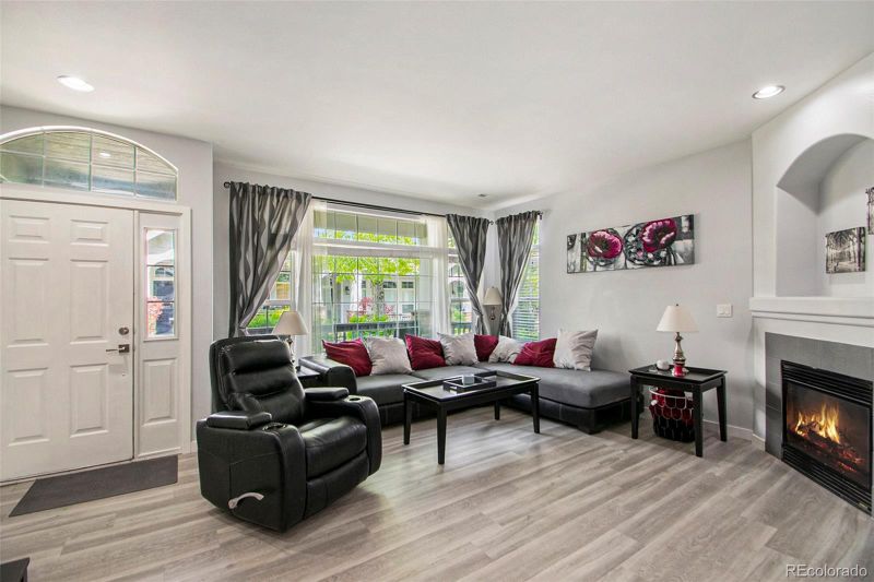 8321 Stonybridge Cir, Highlands Ranch, CO 80126