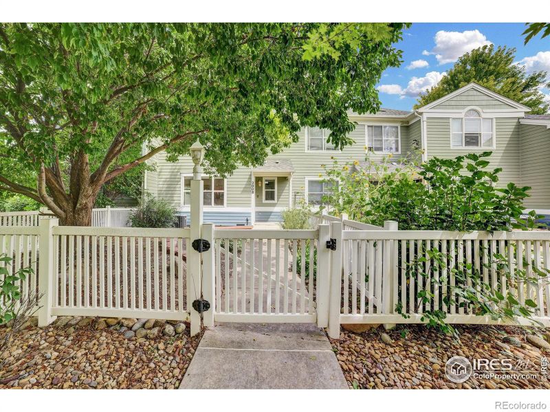 635 Gooseberry Dr #2008, Longmont, CO 80503