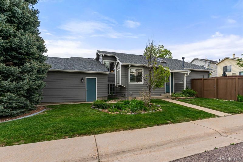 484 Arden Cir, Highlands Ranch, CO 80126