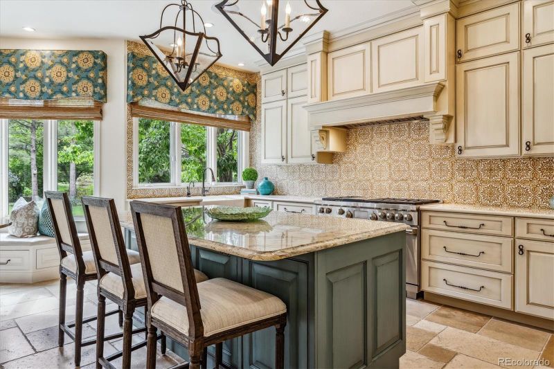 4932 S Elizabeth Cir, Englewood, CO 80113