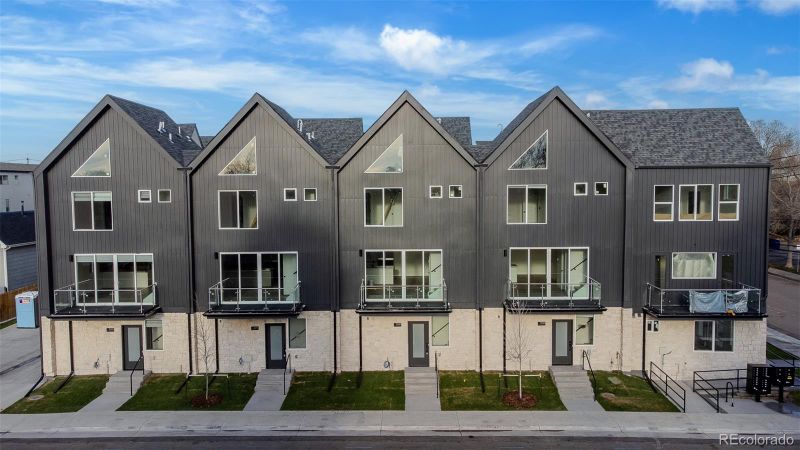 2280 S Dexter St, Denver, CO 80222