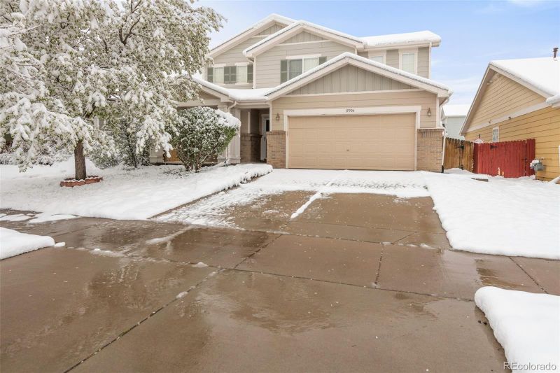 15904 Robins Dr, Denver, CO 80239