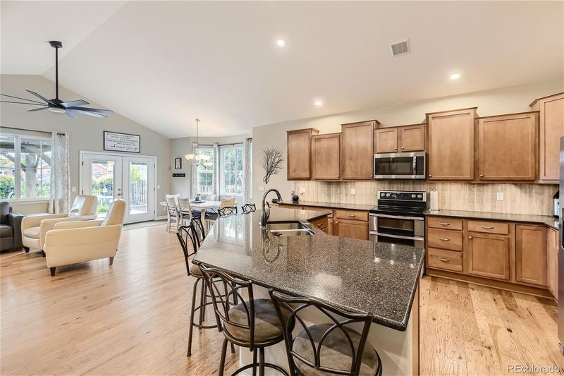 407 N Millbrook St, Aurora, CO 80018