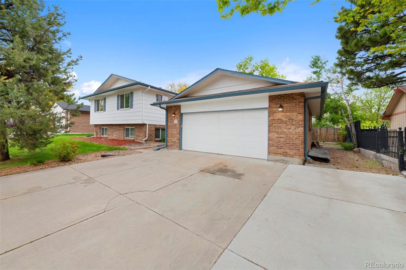 7437 S Washington St, Centennial, CO 80122