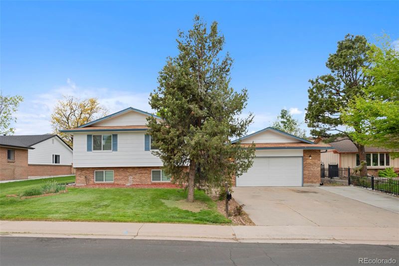 7437 S Washington St, Centennial, CO 80122