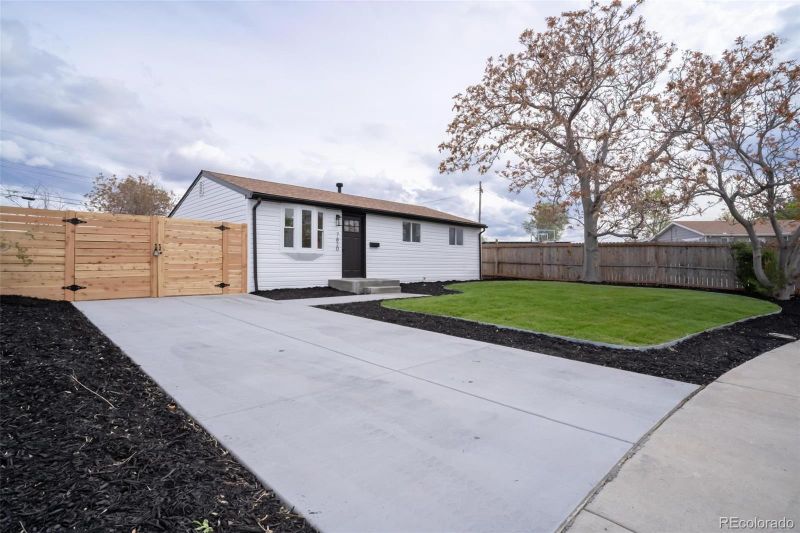 7820 Ivywood St, Commerce City, CO 80022