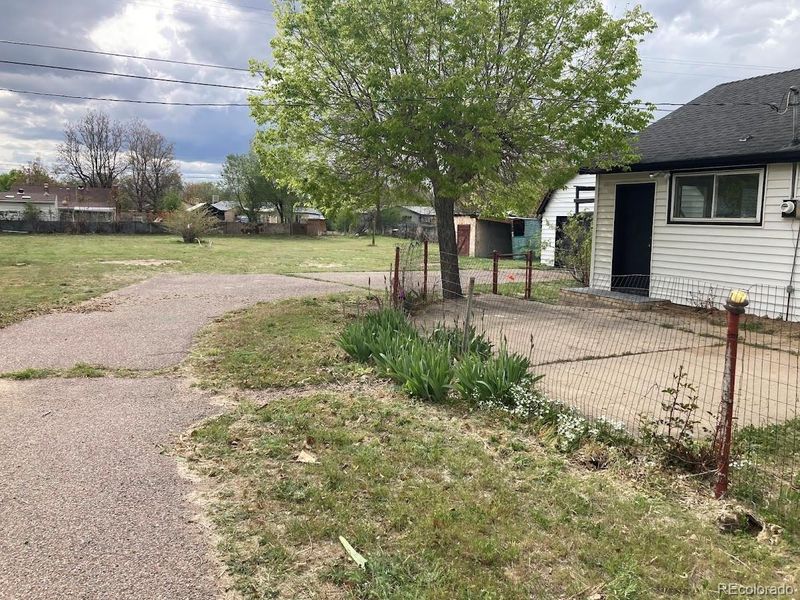 6475 Olive St, Commerce City, CO 80022
