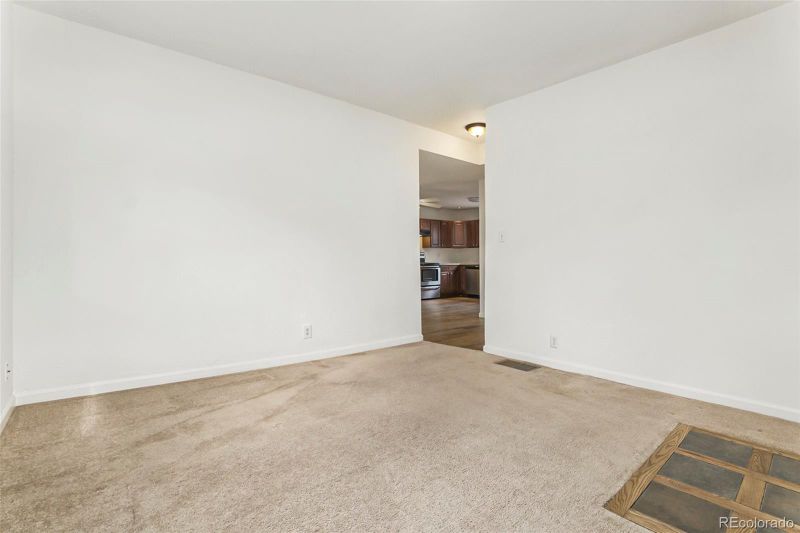 3031 S Logan St, Englewood, CO 80113