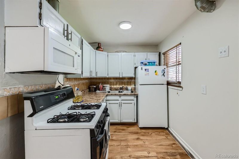 10555 Lowry Pl, Aurora, CO 80010
