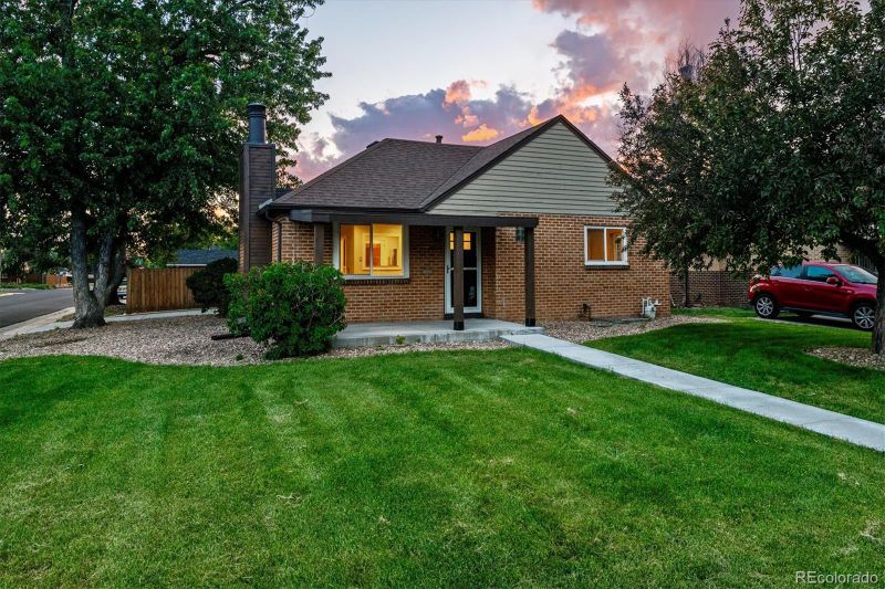 3001 Newport St N, Denver, CO 80207