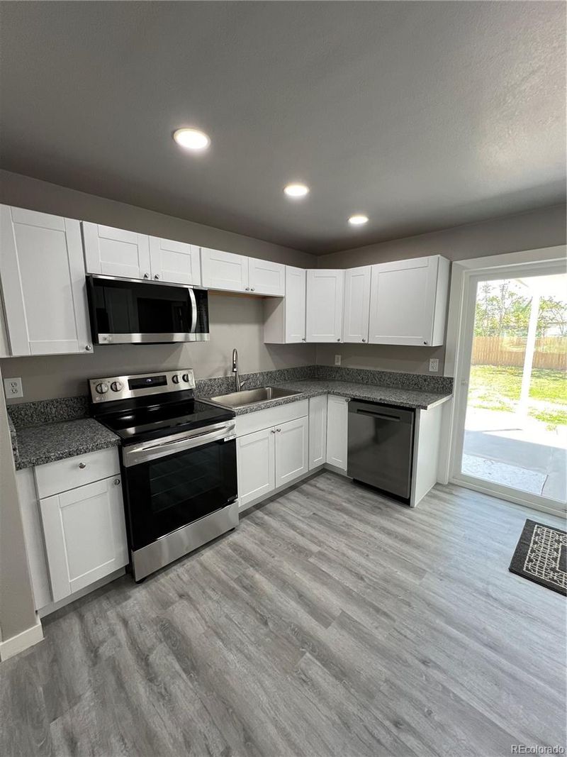 6860 Leyden St, Commerce City, CO 80022