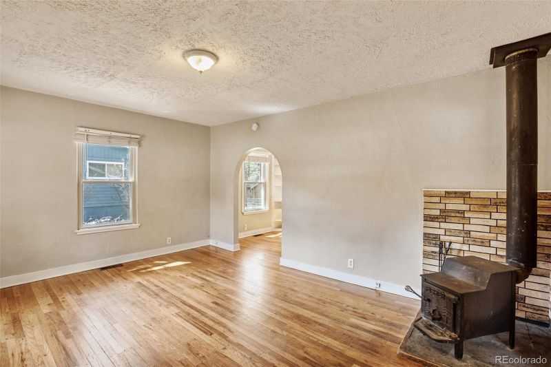612 W Bowman Ave, Woodland Park, CO 80863