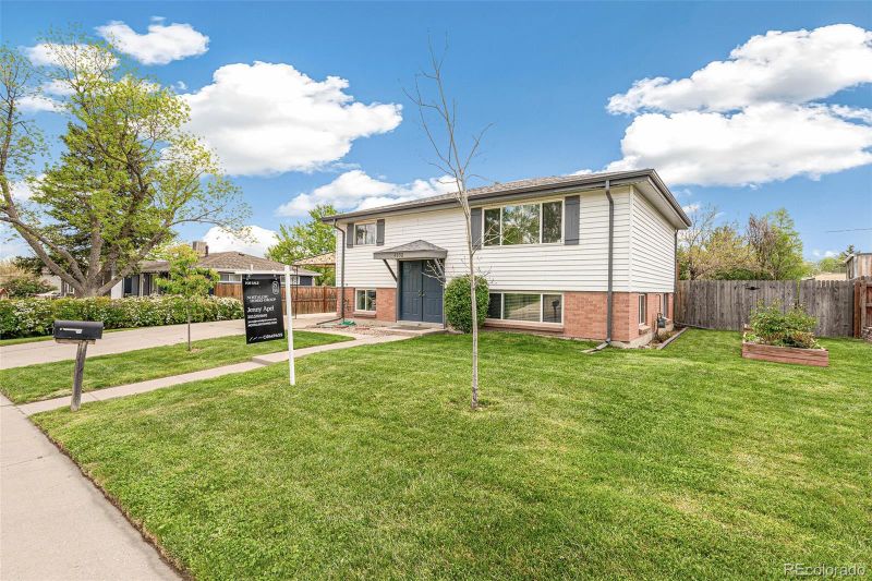 4932 W 61st Ave, Arvada, CO 80003