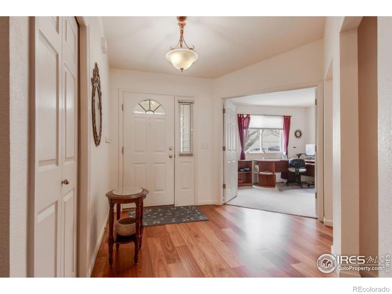 937 Parker Dr, Longmont, CO 80501
