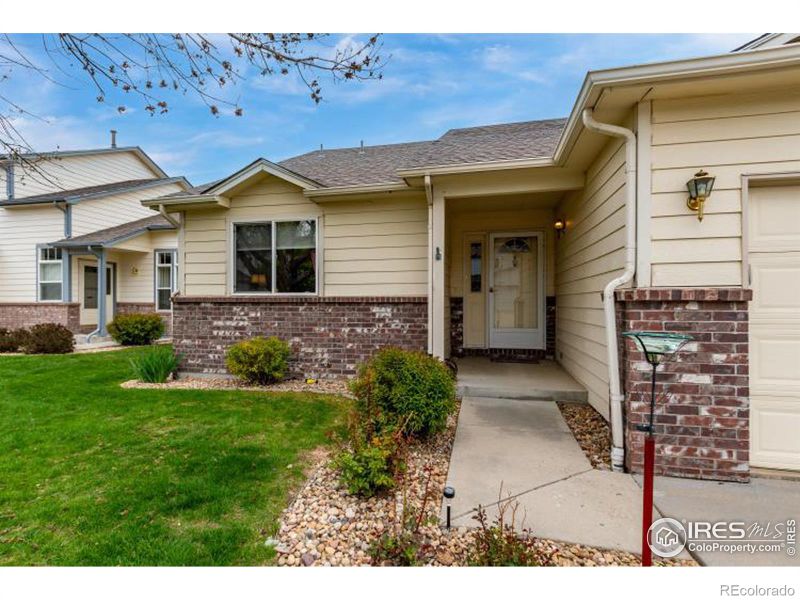 937 Parker Dr, Longmont, CO 80501