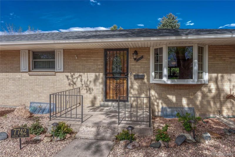 7742 S Vine St, Centennial, CO 80122