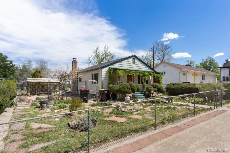 744 E Moreno Ave, Colorado Springs, CO 80903