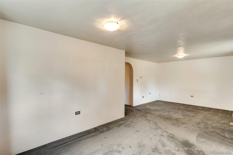 744 E Moreno Ave, Colorado Springs, CO 80903