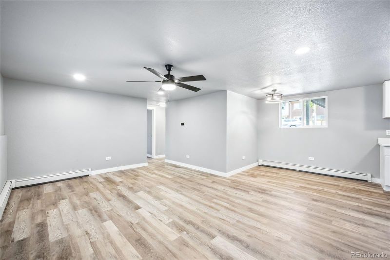 2190 S Holly St #102, Denver, CO 80222