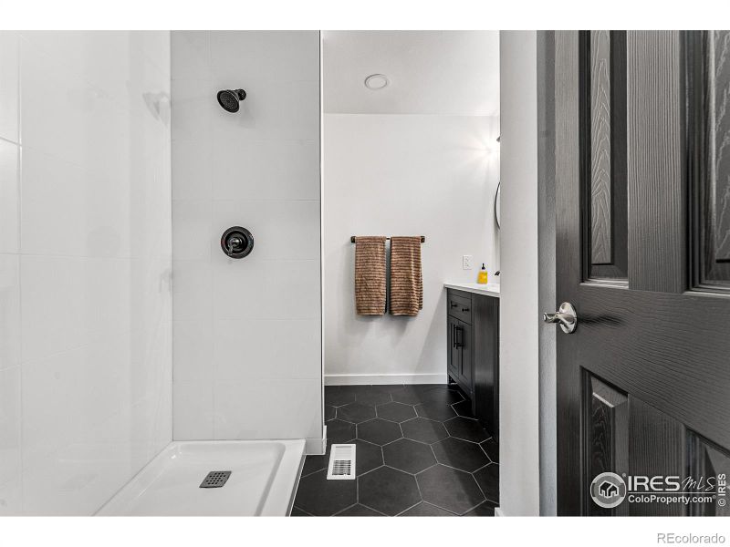 925 Timber Ln, Fort Collins, CO 80521