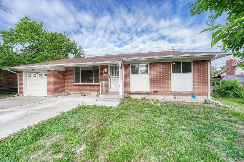 415 S Wheeling Way, Aurora, CO 80012