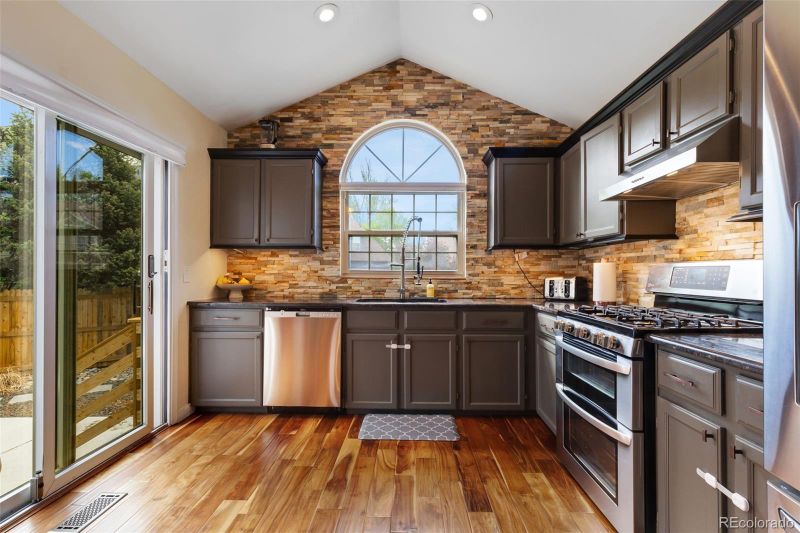 18335 E Bellewood Dr, Aurora, CO 80015