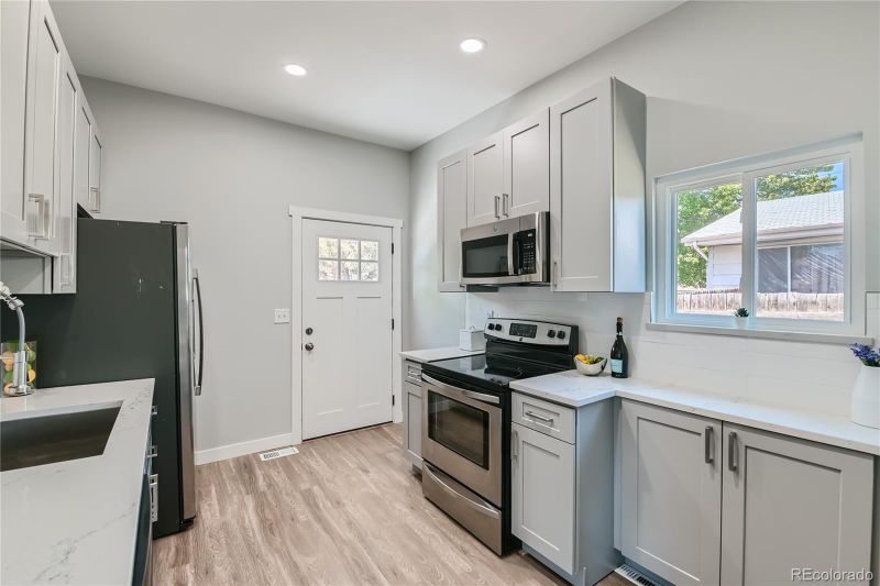 6881 Pontiac St, Commerce City, CO 80022