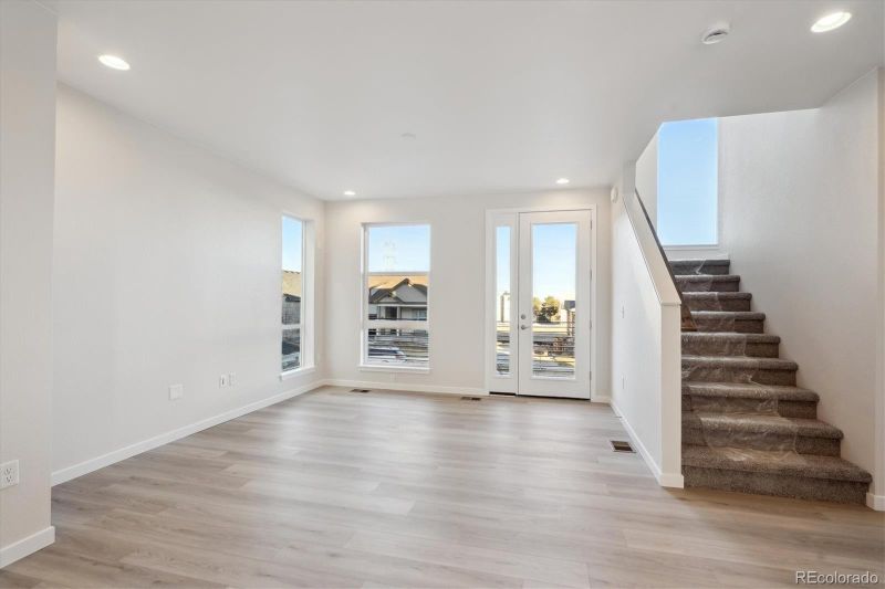 5215 Queen Ct, Arvada, CO 80002