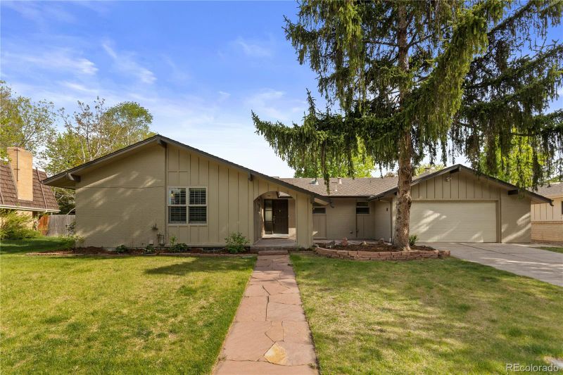 3290 S Krameria St, Denver, CO 80222