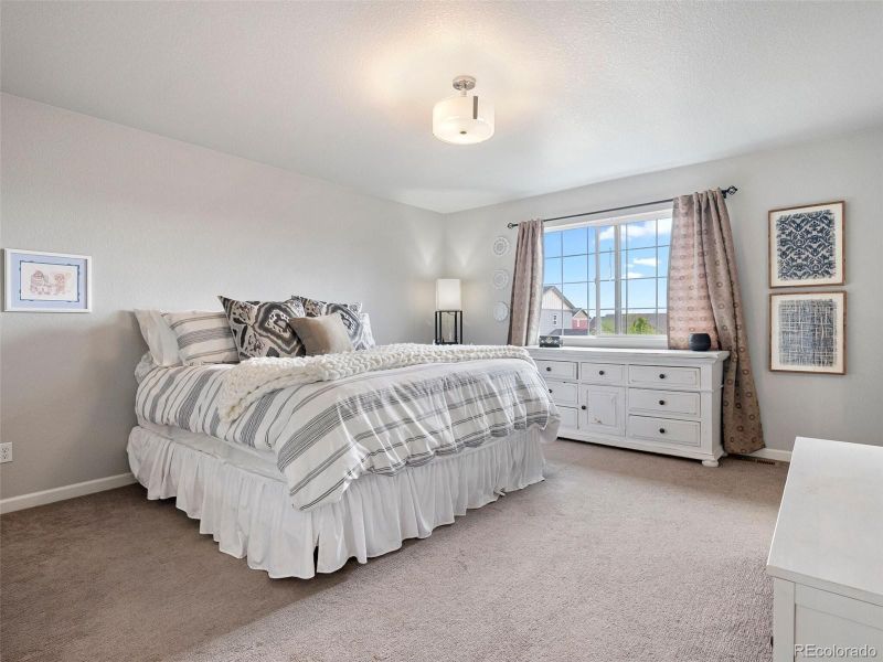6123 N Genoa Way, Aurora, CO 80019