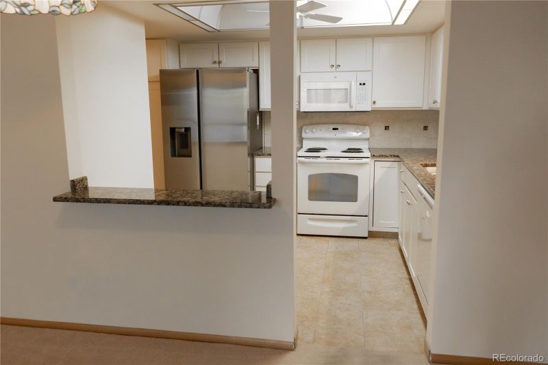 14390 E Marina Dr #207, Aurora, CO 80014
