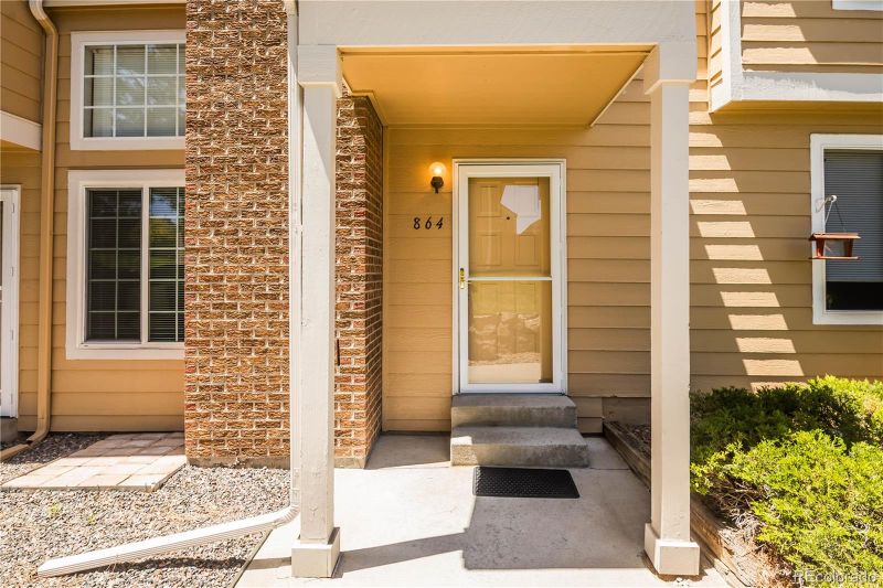 864 Summer Dr, Highlands Ranch, CO 80126