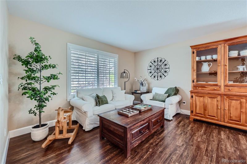 10 Burgundy Dr, Highlands Ranch, CO 80126