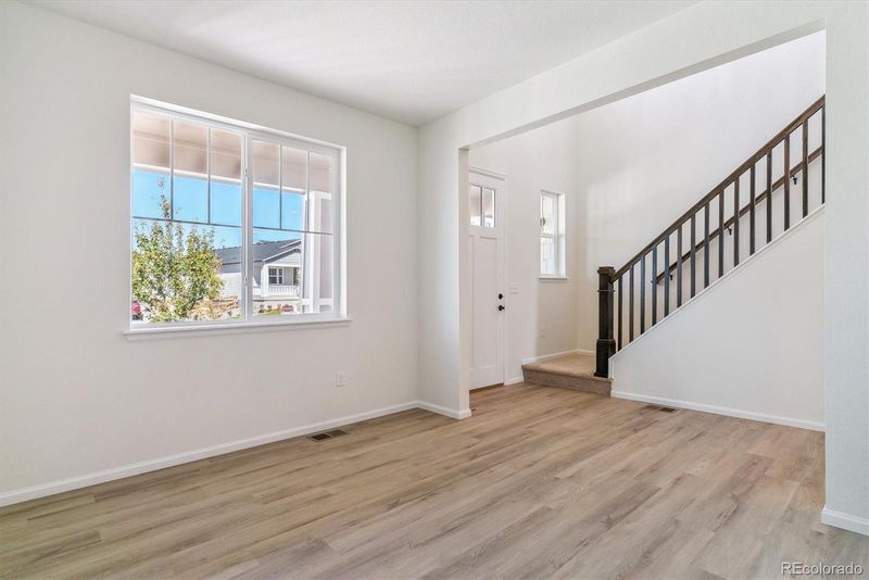 24514 E 37th Ave, Aurora, CO 80019