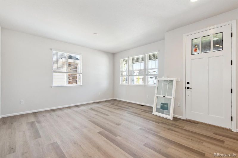 24564 E 37th Ave, Aurora, CO 80019