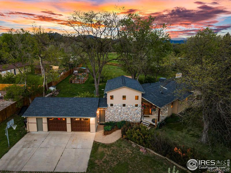 752 Applewood Dr, Lafayette, CO 80026