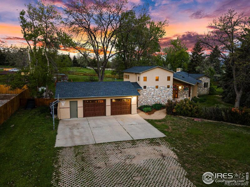 752 Applewood Dr, Lafayette, CO 80026