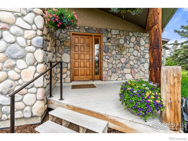 752 Applewood Dr, Lafayette, CO 80026